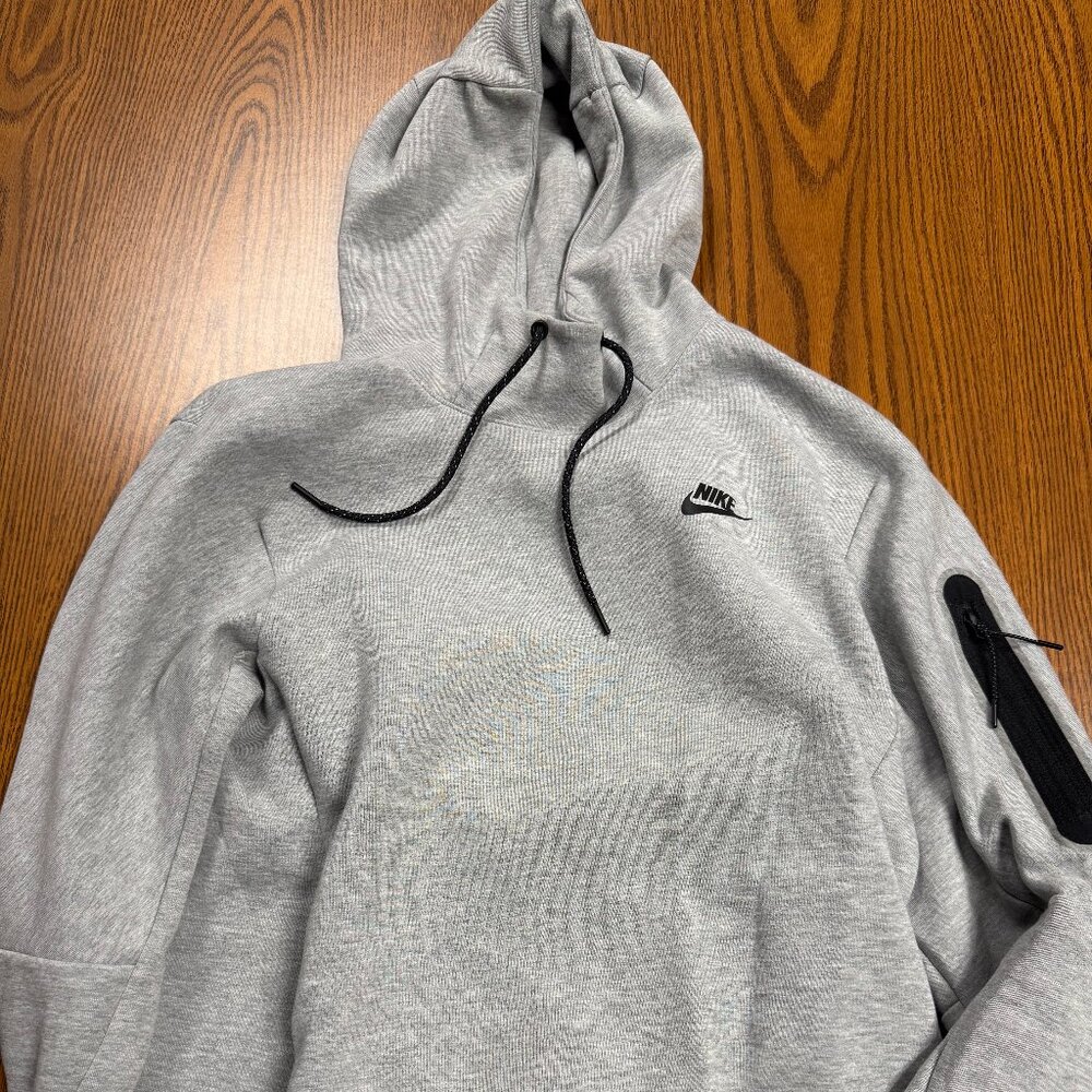 Nike TechFleece PullOver: Mens Small: Grey